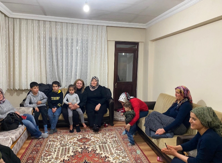 MHP’DEN DEPREMZEDE AİLELERE ZİYARET