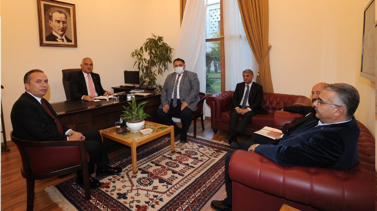 Bakan Ersoy’u Çorum’a davet ettiler