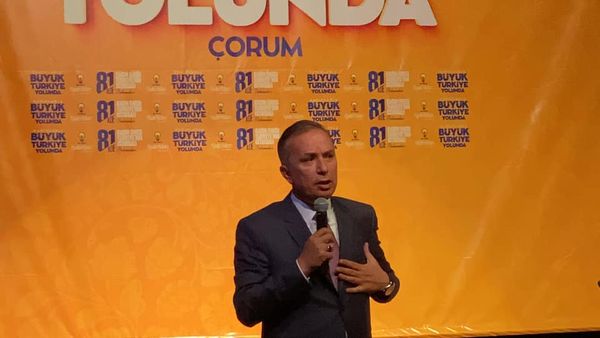 KADINLAR BİZİM EN KIYMETLİ HAZİNEMİZ