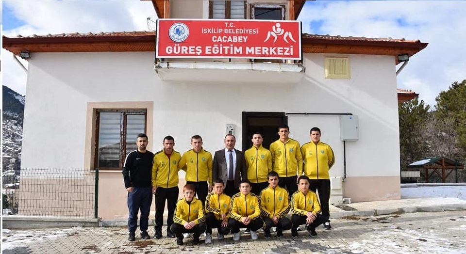  BAŞKAN SÜLÜK, GÜREŞ EĞİTİM MERKEZİNİ ZİYARET ETTİ