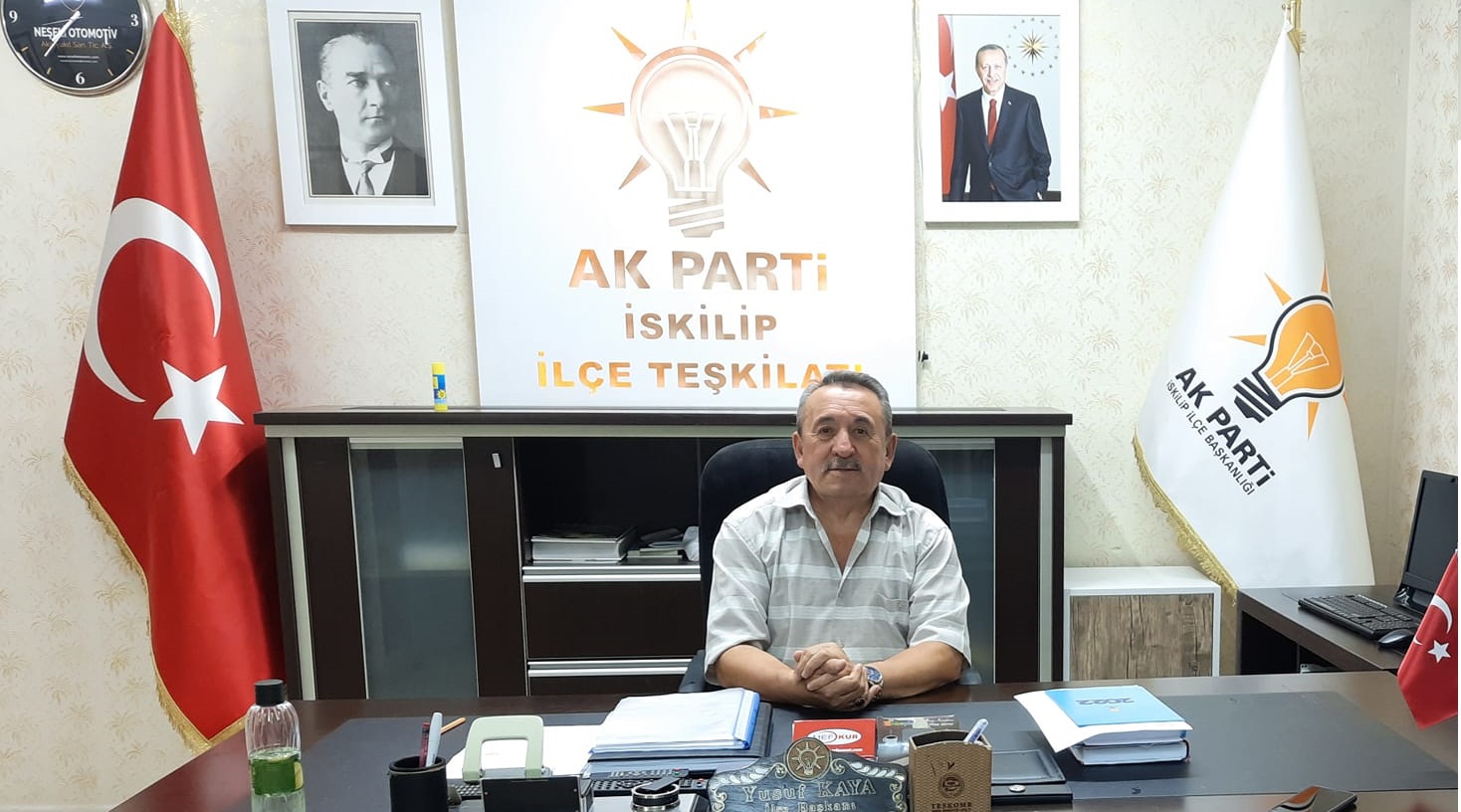 AK PARTİ İKİNCİ YILINI PASTA KESEREK KUTLADI