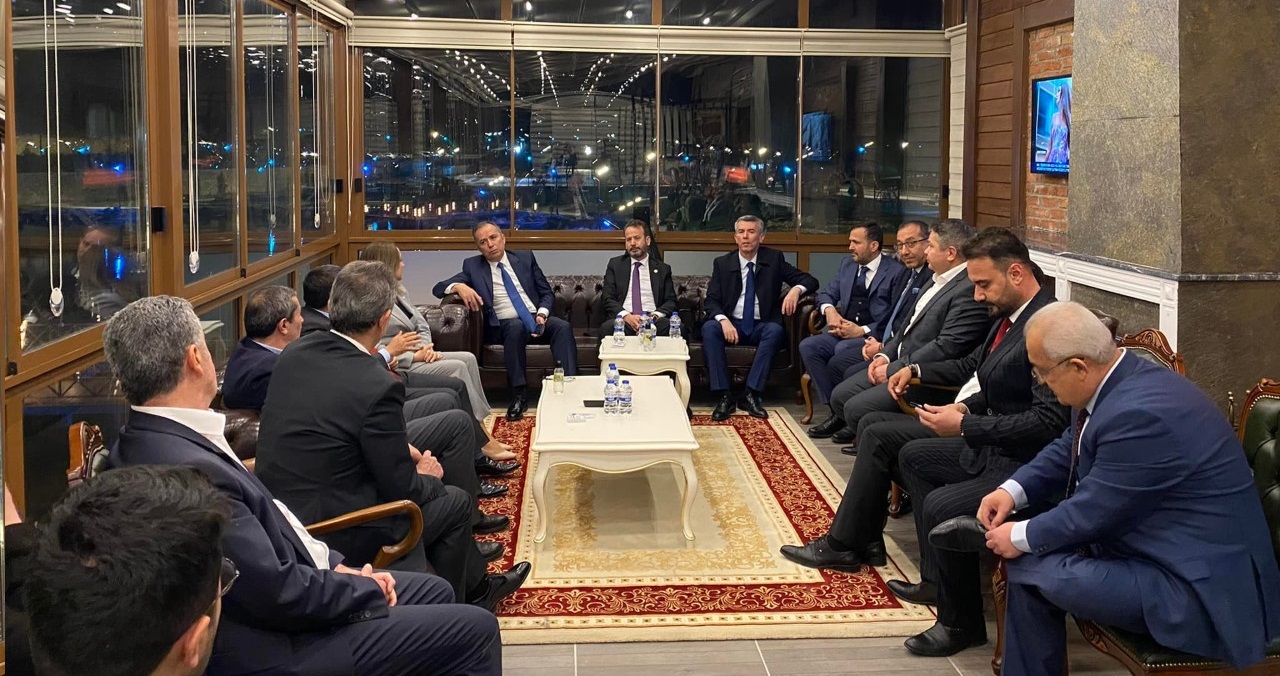 CEYLAN, HEMŞEHRİLERİYLE SAHUR YAPTI