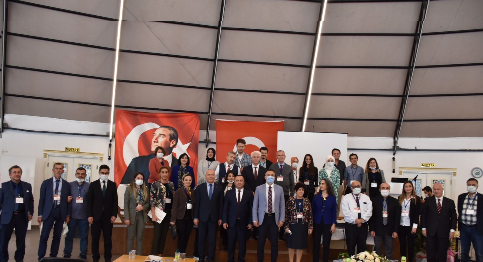 UYUŞTURUCU İLE MÜCADELE VE BİLİM SEMPOZYUMU BAŞLADI
