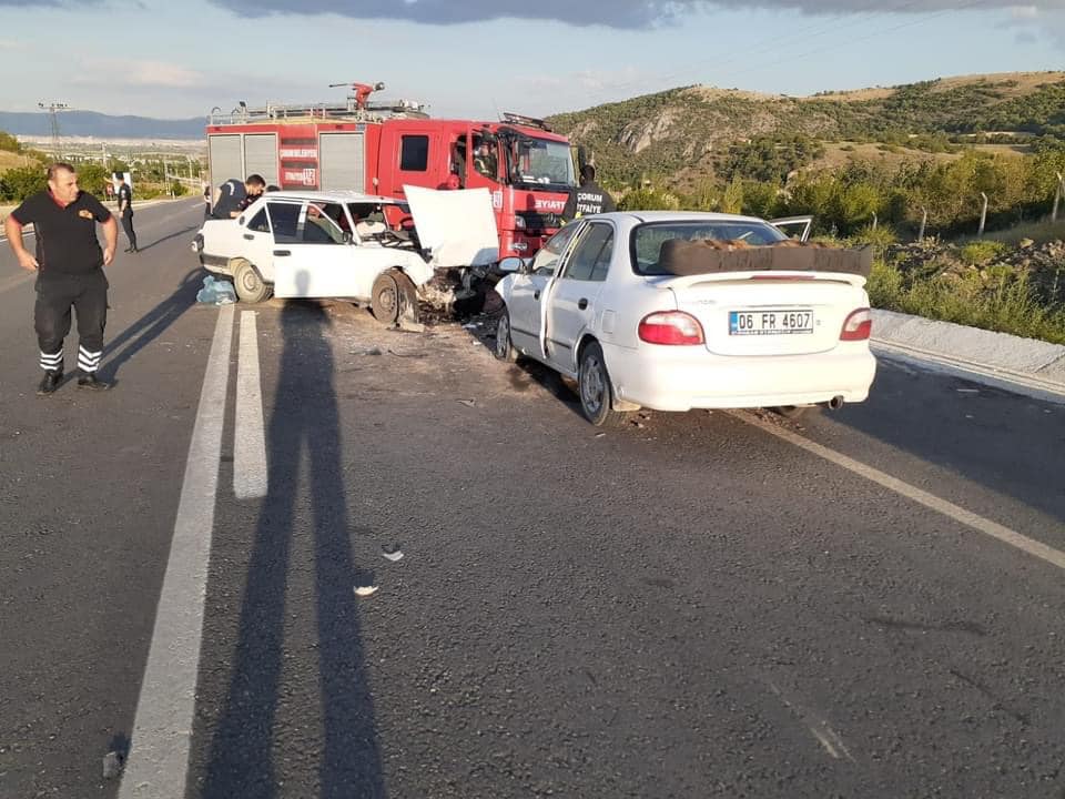 DANADERESİNDE TRAFİK KAZASI; 5 YARALI