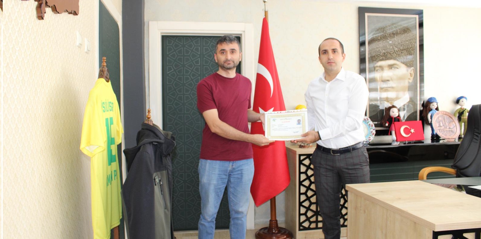 Kaymakam Polat polis memurlarını ödüllendirdi