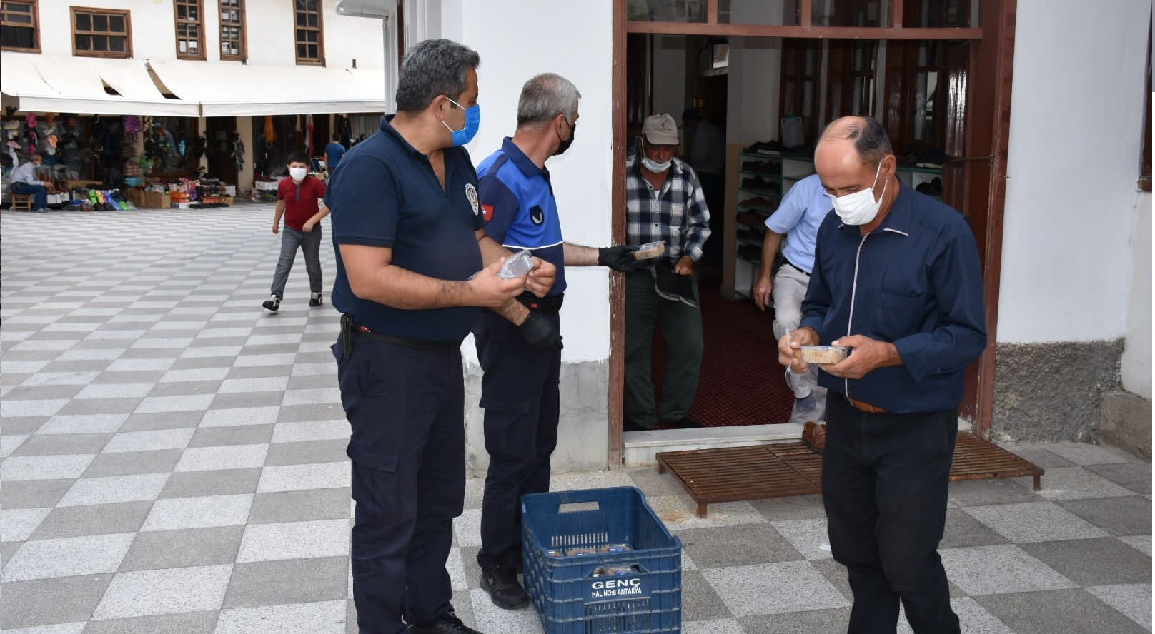 İSKİLİP BELEDİYESİNDEN AŞURE İKRAMI 