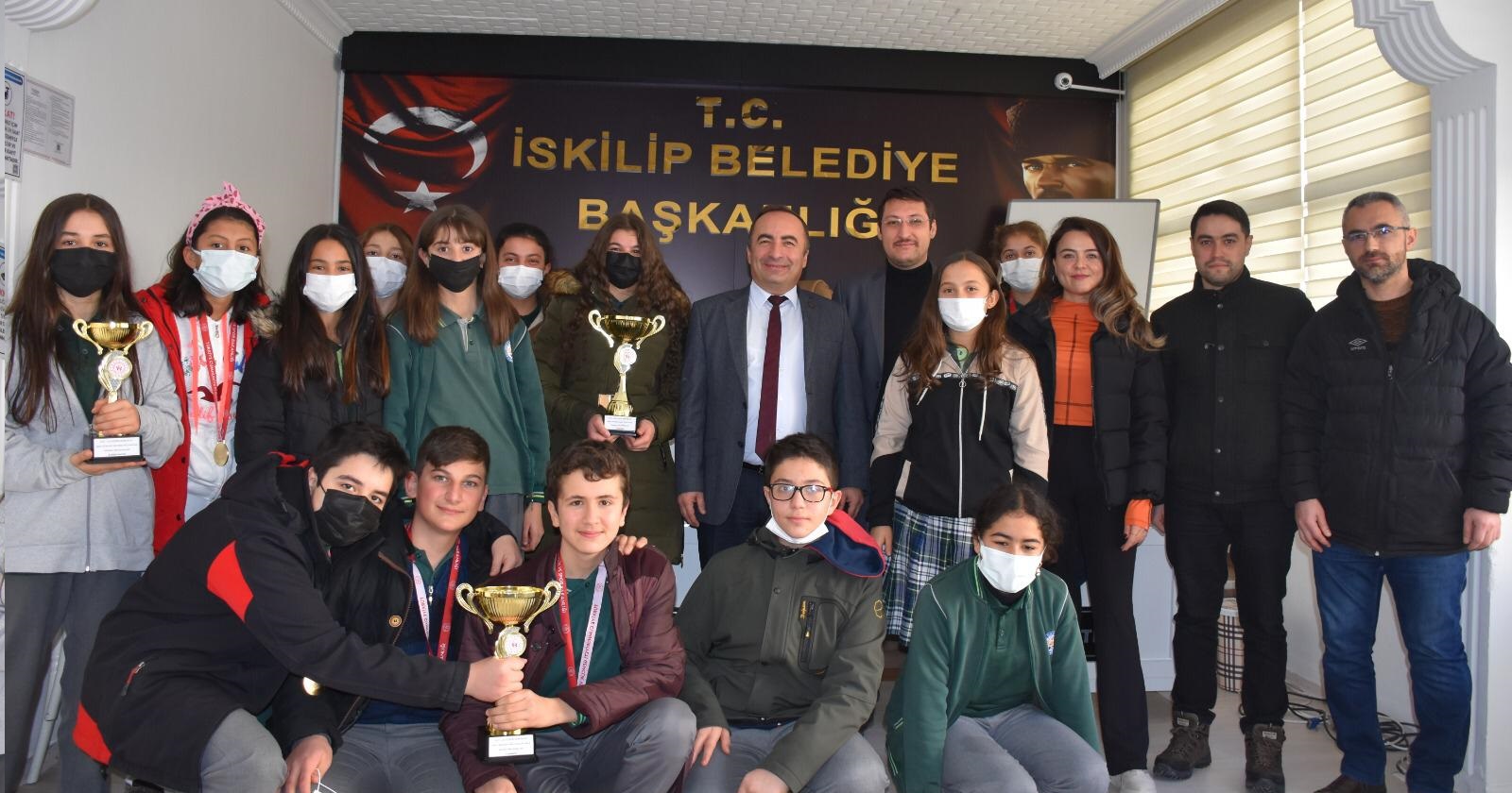 BAŞKAN SÜLÜK'E EĞİTİME DESTEK TEŞEKKÜRÜ 