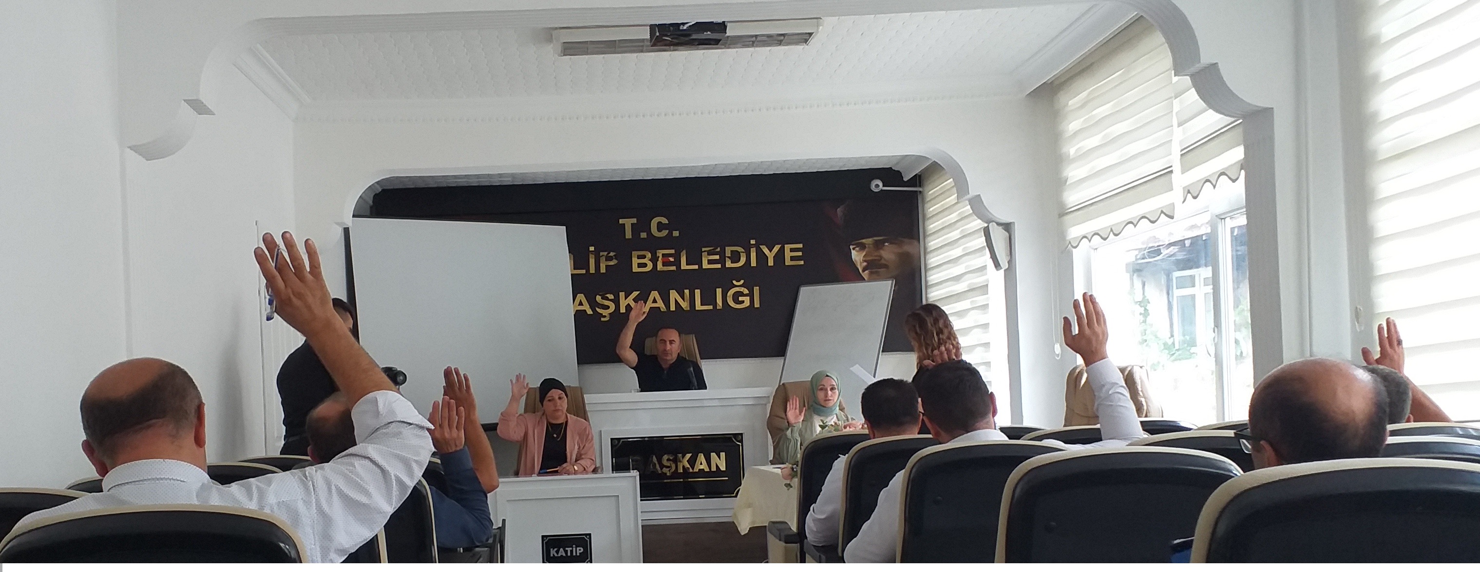 BELEDİYE MECLİSİ OLAĞANÜSTÜ TOPLANDI