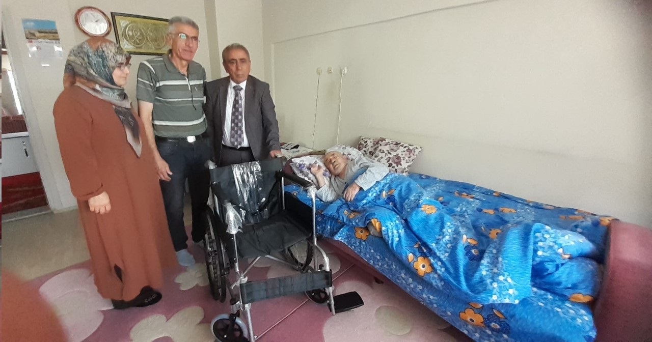 CEYLAN, BİR ENGELLİ VATANDAŞI DAHA SEVİNDİRDİ