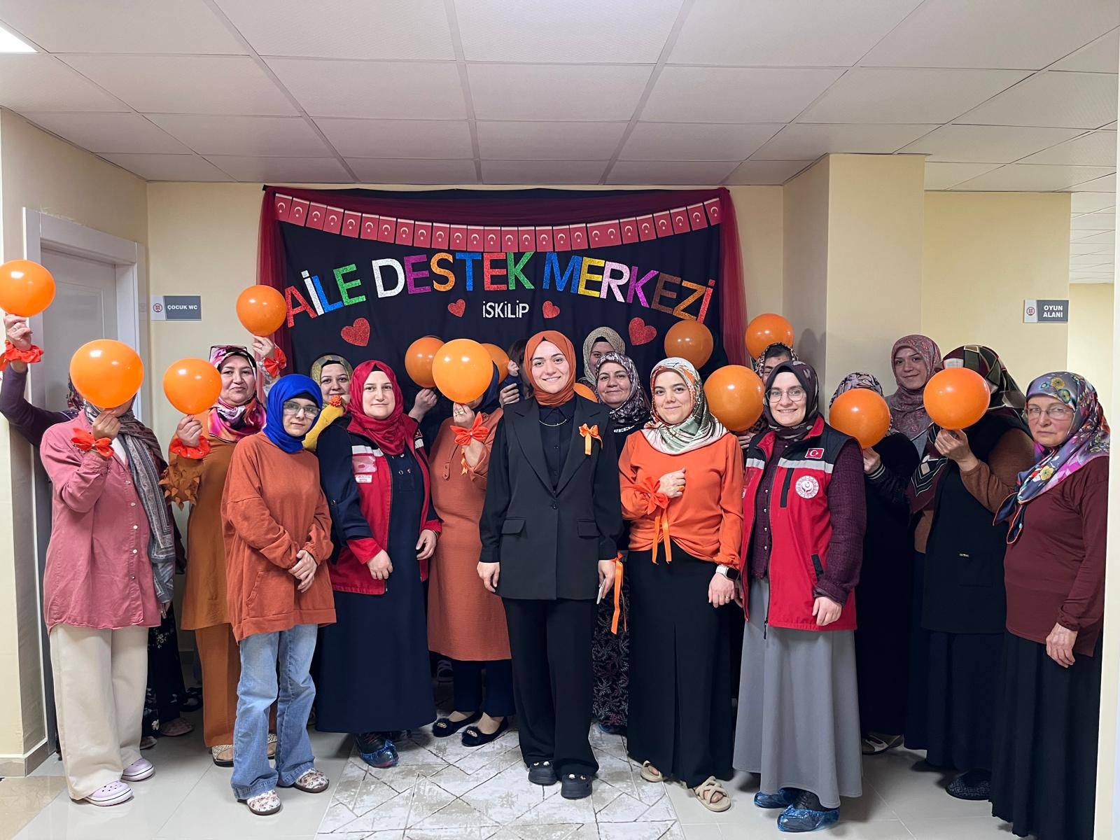 İskilip'te kadına karşı şiddete ‘turuncu’ farkındalık etkinliği düzenlendi