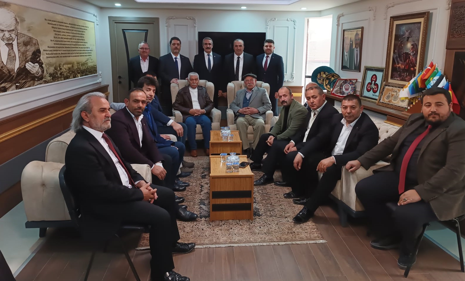 KAYRICI İLÇE BAŞKANLARI İLE BİRARAYA GELDİ