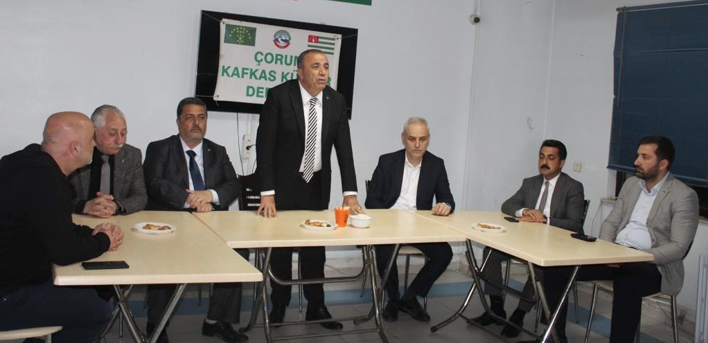 KAYRICI, ÇERKESLERİ DİNLEDİ