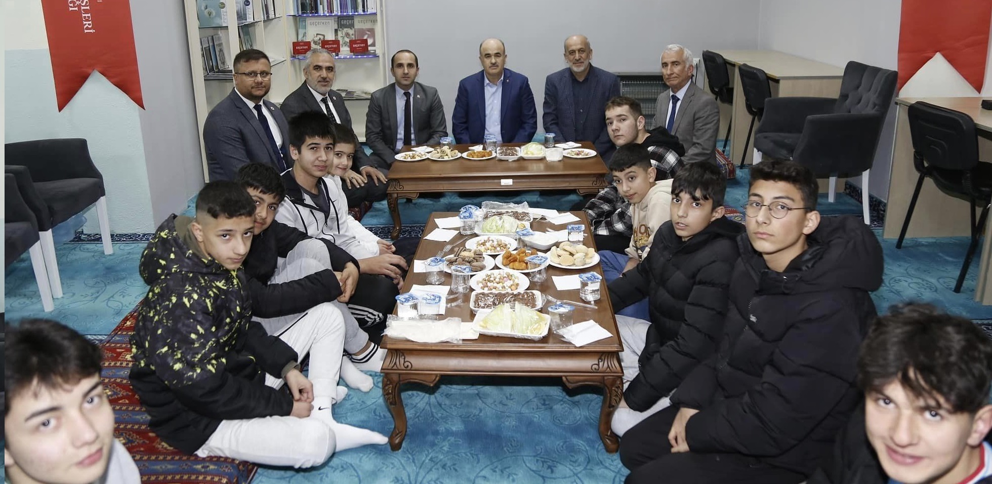 Vali Zülkif Dağlı Diyanet Gençlik Merkezi’ni ziyaret etti