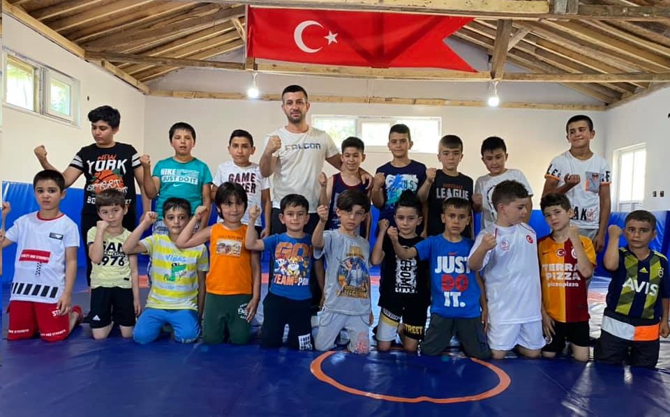 BELEDİYE GÜREŞ KURSU AÇTI