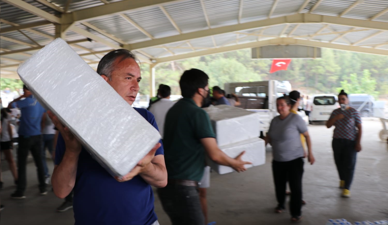 MİLLETVEKİLİ CEYLAN NEFER GİBİ ÇALIŞIYOR