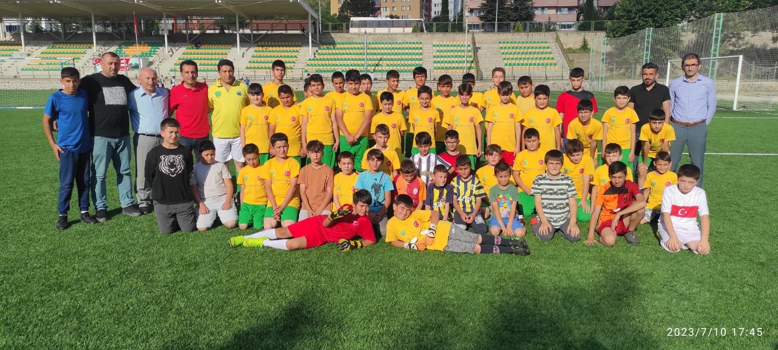 BELEDİYE İSKİLİPSPOR’UN ÜCRETSİZ YAZ SPOR OKULU BAŞLADI